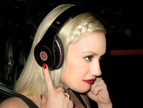 d-monster-beats-by-dr-dre-headphones-gallery_0z.png